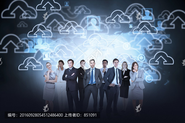 商業(yè)團隊看著鏡頭的復(fù)合形象