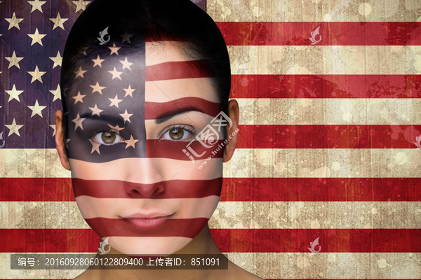 女人臉上畫(huà)著彩畫(huà)的復(fù)合形象