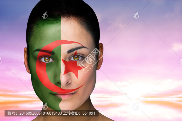 女人臉上畫著彩畫的復(fù)合形象