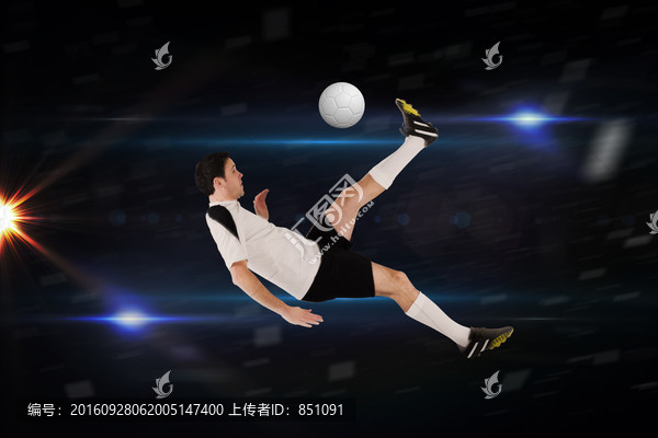 男人踢足球的復(fù)合形象