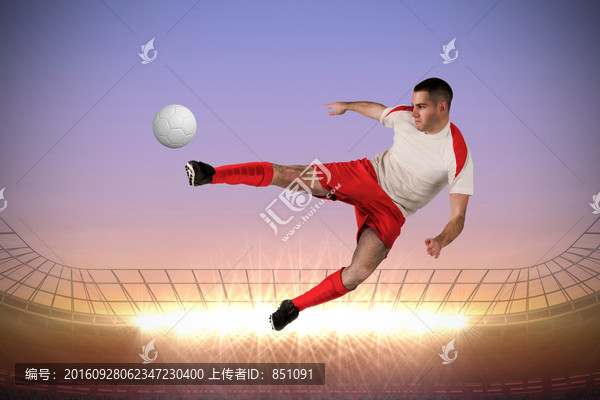 足球運(yùn)動(dòng)員踢球的復(fù)合形象