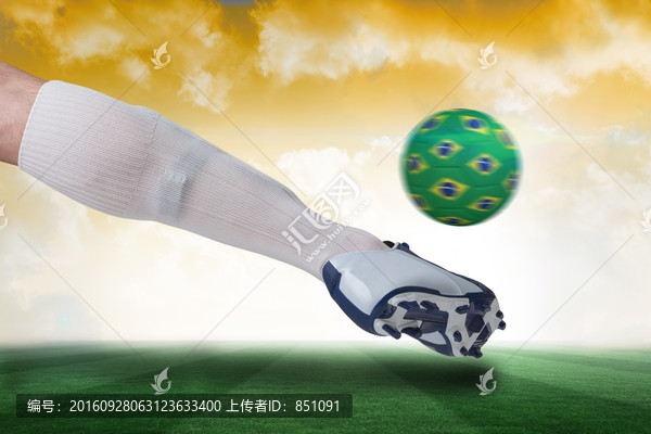 足球運動員踢球的復(fù)合形象