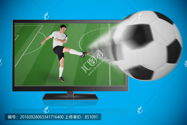 電視上踢球的足球運動員