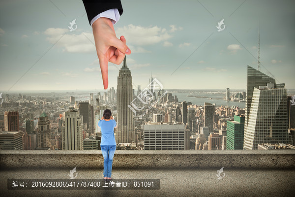 商人背對(duì)著鏡頭的復(fù)合形象