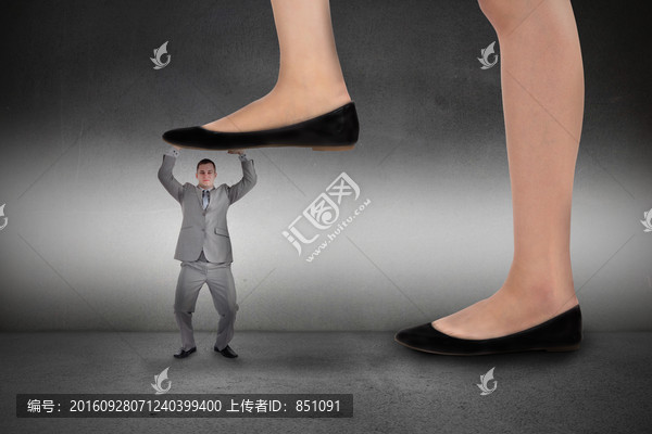 商人抬著腳的復合形象