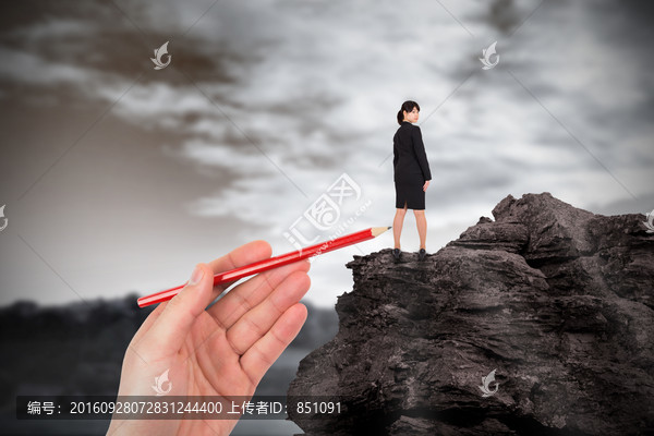 拿著筆指著女商人的復(fù)合形象