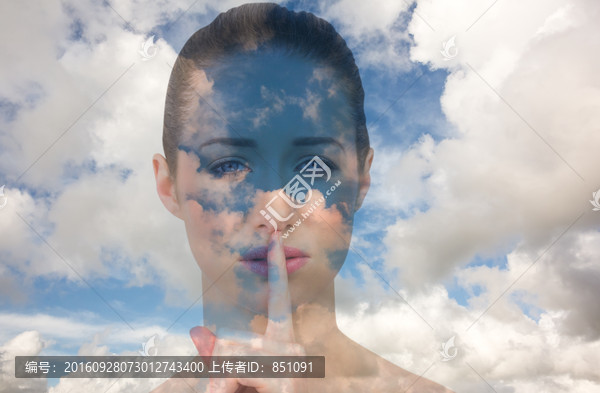 女人做著禁聲手勢的復(fù)合形象