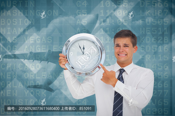 男人手里拿著鐘的復(fù)合形象