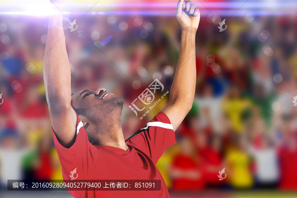 足球球迷歡呼的復合形象