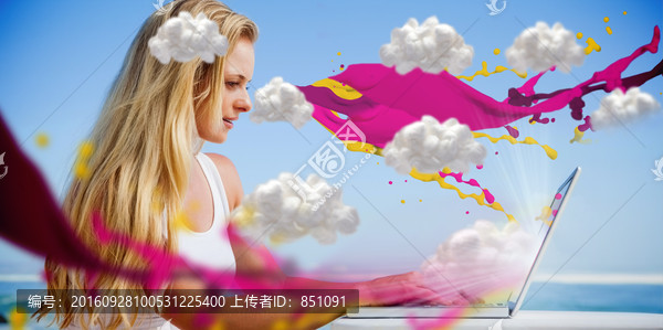 女人使用筆記本電腦的復(fù)合形象