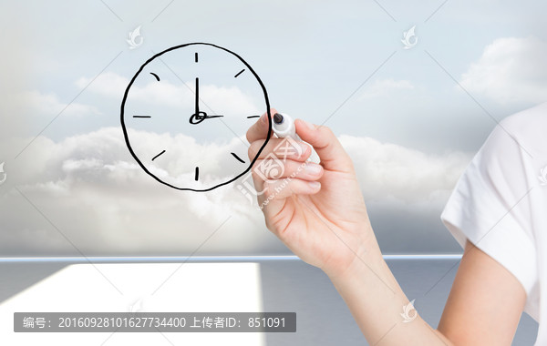 商人拿著筆指著鐘的復(fù)合形象
