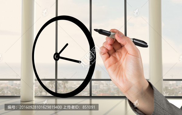 商人拿著筆指著鐘的復(fù)合形象
