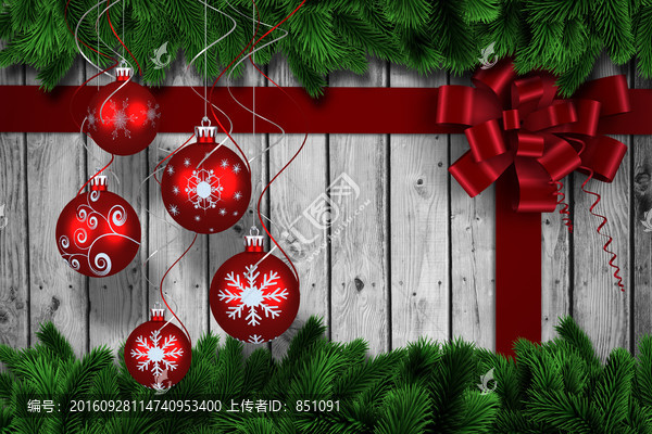 冷杉樹的樹枝和圣誕裝飾品