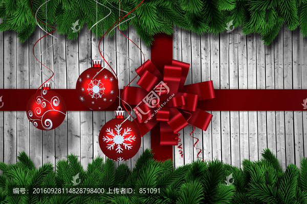 冷杉樹的樹枝和圣誕裝飾品