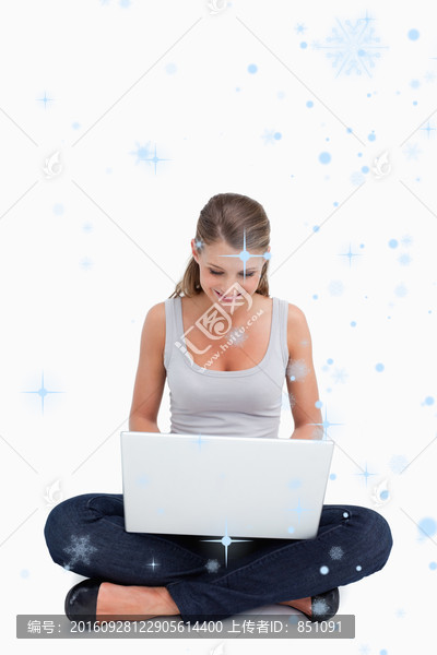 女商人使用筆記本電腦的復(fù)合形象