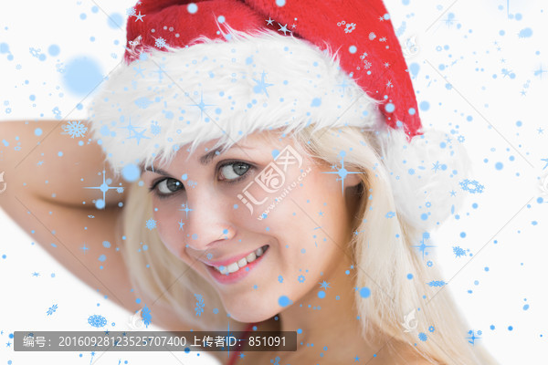 女人戴著圣誕帽的復合形象