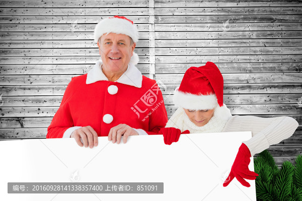 夫婦穿著圣誕裝的復(fù)合形象