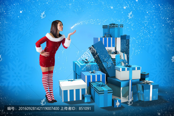 女人穿著圣誕裝的復(fù)合形象