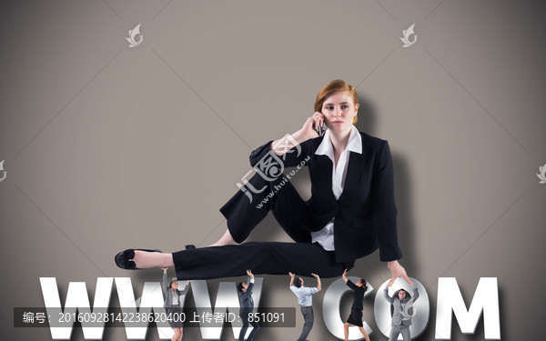 商業(yè)團(tuán)隊抬著老板的復(fù)合形象