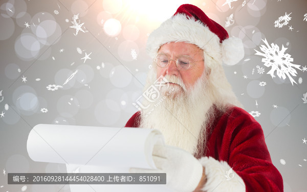 圣誕老人看著清單的復(fù)合形象