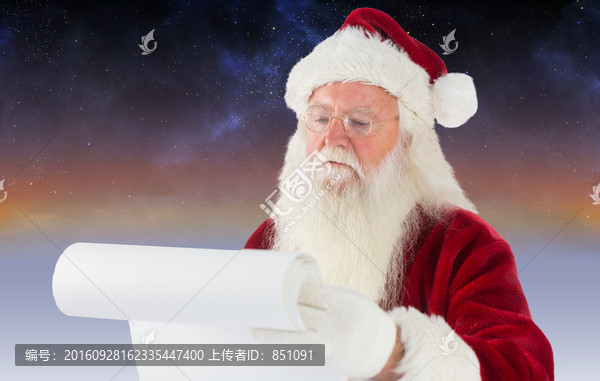 圣誕老人看著清單的復(fù)合形象
