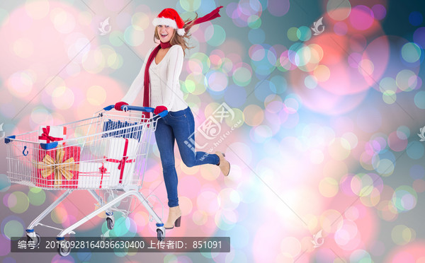女人推著購物車的復合形象