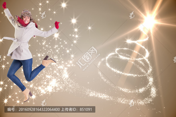 金發(fā)女人跳起來(lái)歡呼的復(fù)合形象