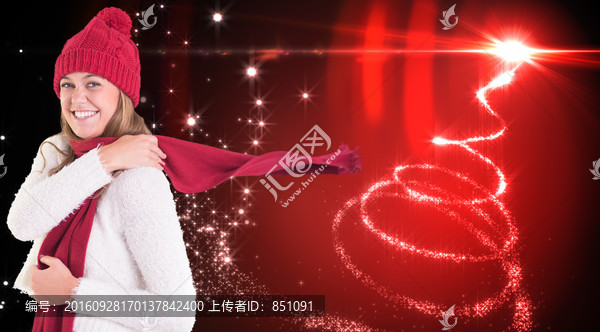 女人微笑著看著鏡頭的復合形象