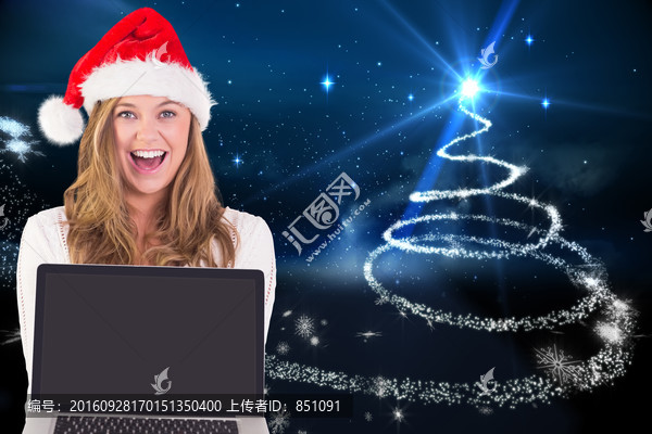 女人拿著筆記本電腦的復(fù)合形象