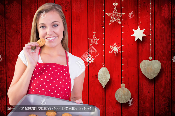 女人吃著餅干的復(fù)合形象