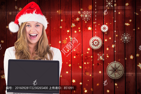 女人拿著筆記本電腦的復合形象