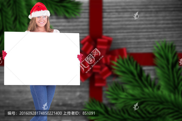 金發(fā)女人拿著剪貼板的復合形象