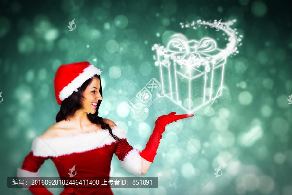 女人微笑著伸出手的復合形象