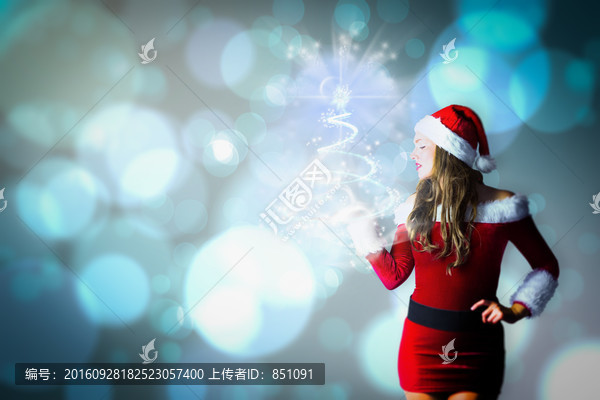女人穿著圣誕服的復(fù)合形象