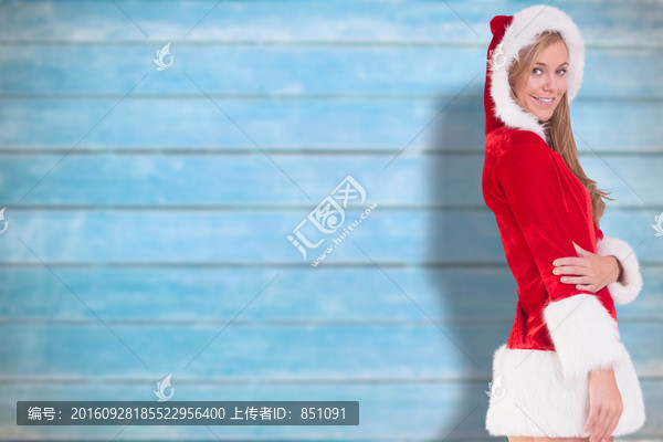 金發(fā)女人穿著圣誕服的復(fù)合形象