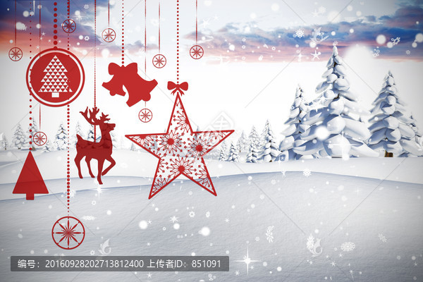 冷杉樹雪景中懸掛圣誕裝飾
