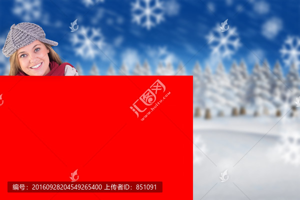 女人拿著裝飾卡的復(fù)合形象