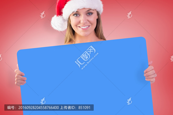 女人拿著裝飾卡的復(fù)合形象