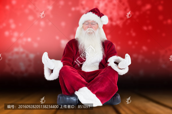圣誕老人坐在地上的復(fù)合形象
