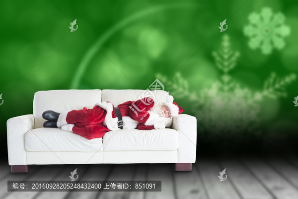 圣诞老人睡在沙发上的复合形象