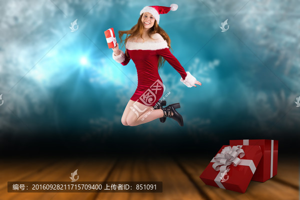 女人跳起來(lái)歡呼的復(fù)合形象