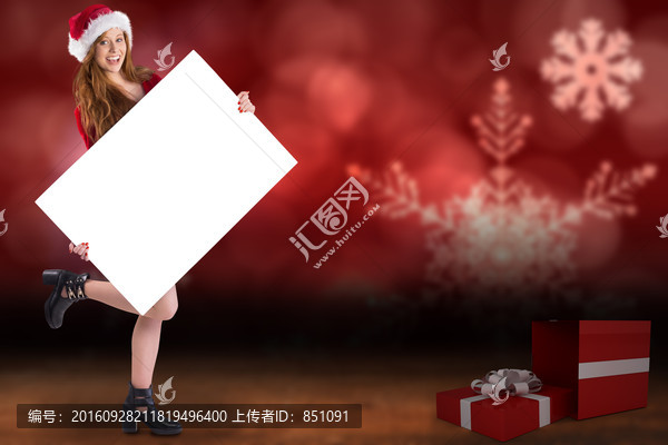 女人微笑著拿著白板的復(fù)合形象