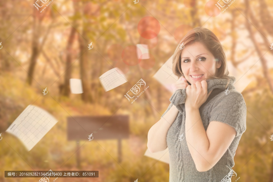 女人微笑著看著鏡頭的復(fù)合形象