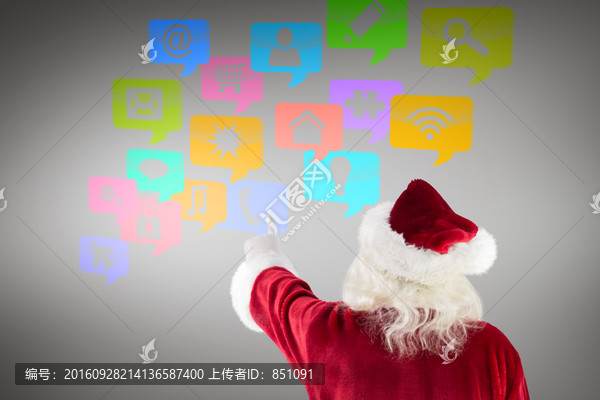 圣誕老人背對(duì)著鏡頭的復(fù)合形象