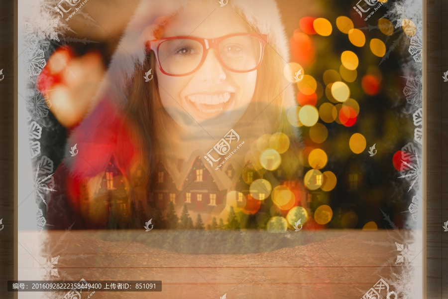 女人戴著眼鏡微笑的復(fù)合形象