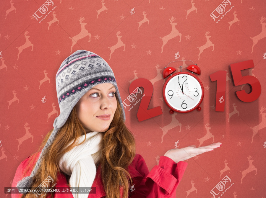 女人微笑著伸出手掌的復合形象