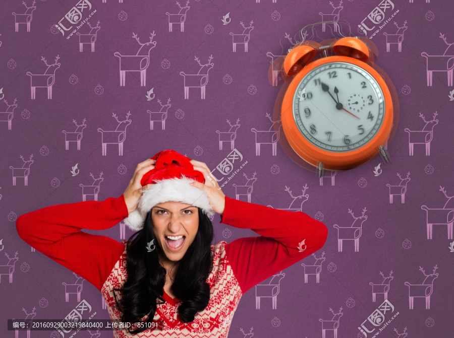 女人抱著頭大喊的復合形象