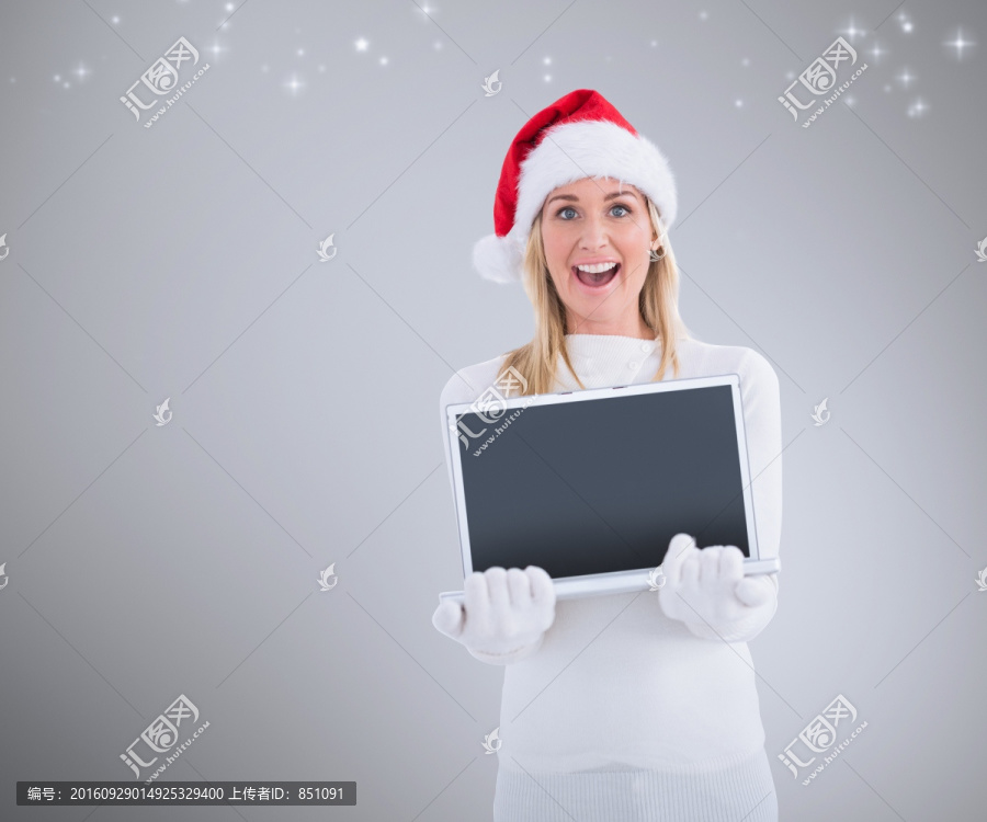 女人拿著筆記本電腦的復(fù)合形象