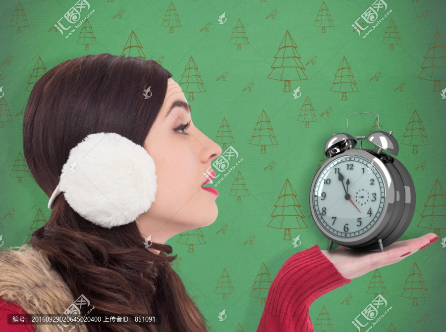女人拿著鐘的復(fù)合形象