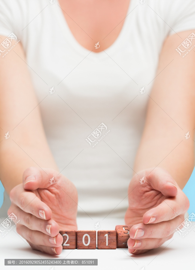 手呈現(xiàn)復(fù)合圖像